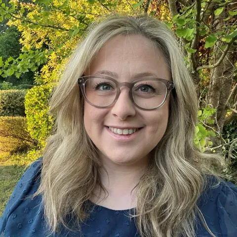 Eliza Gardner at the Royal Botanic Gardens, Kew